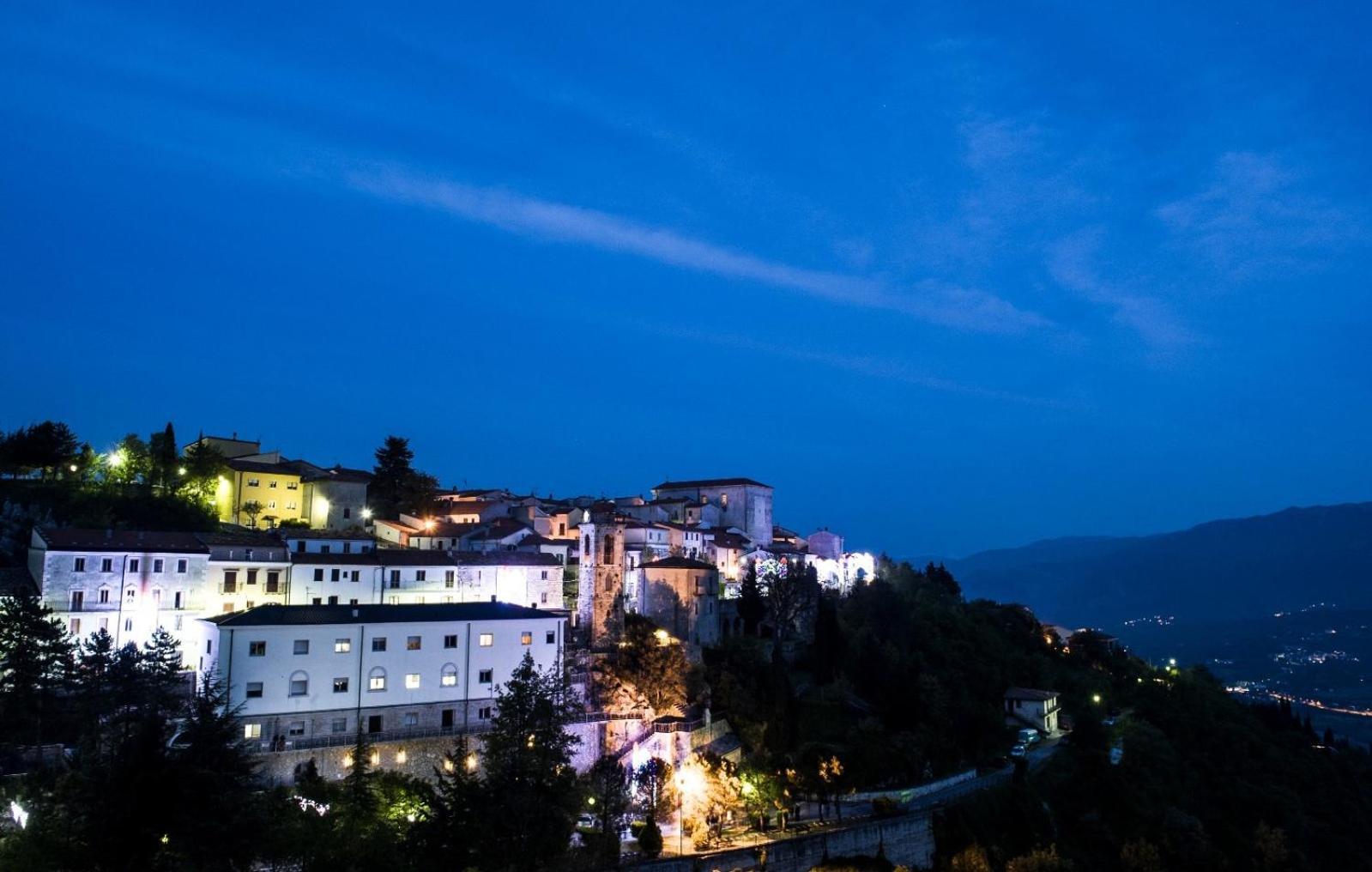 Meridiana Santa Maria del Molise Buitenkant foto