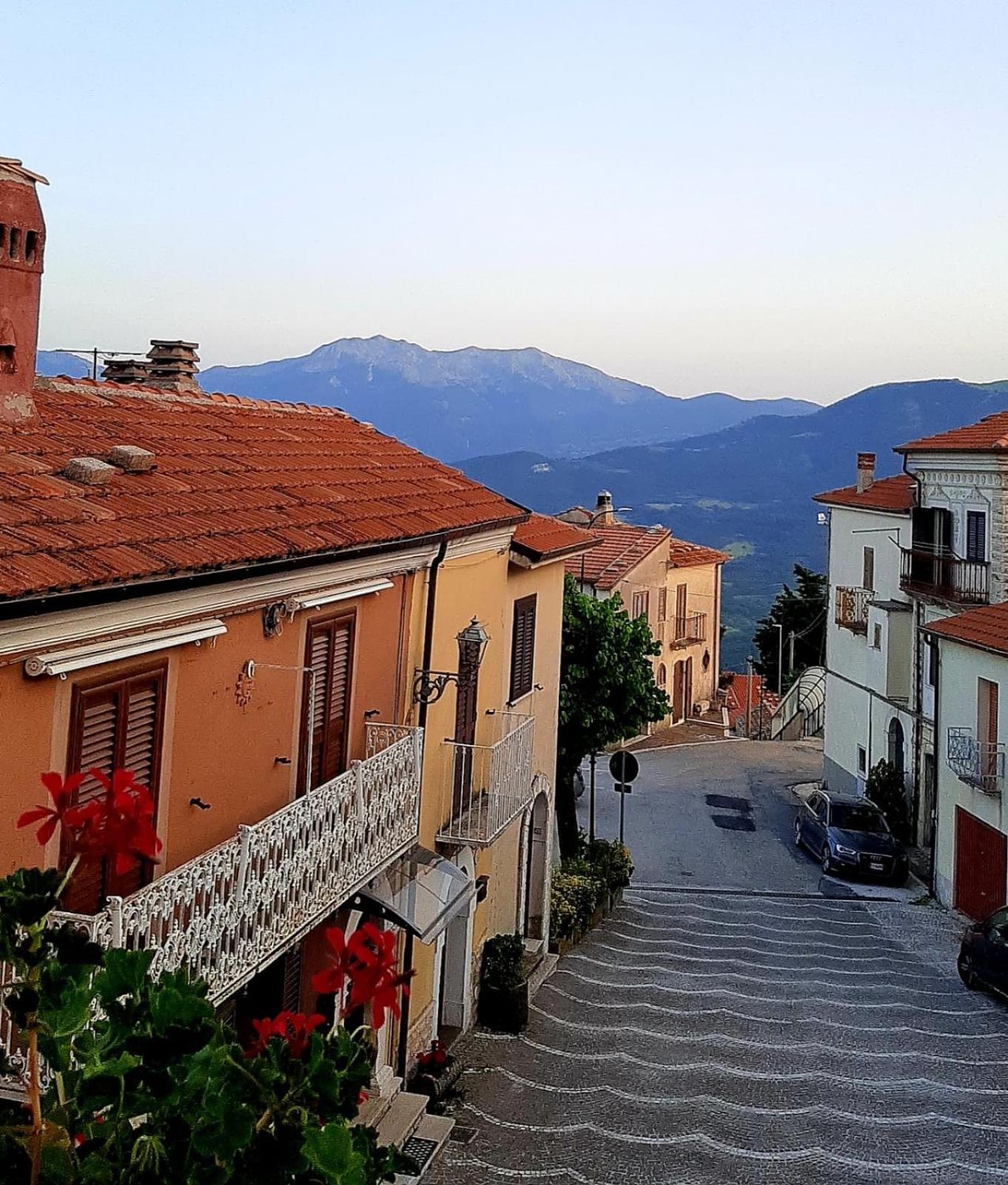 Meridiana Santa Maria del Molise Buitenkant foto