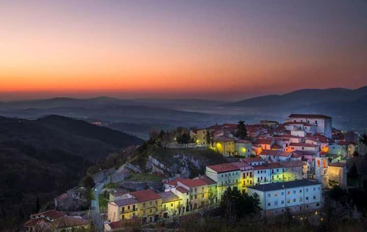 Meridiana Santa Maria del Molise Buitenkant foto